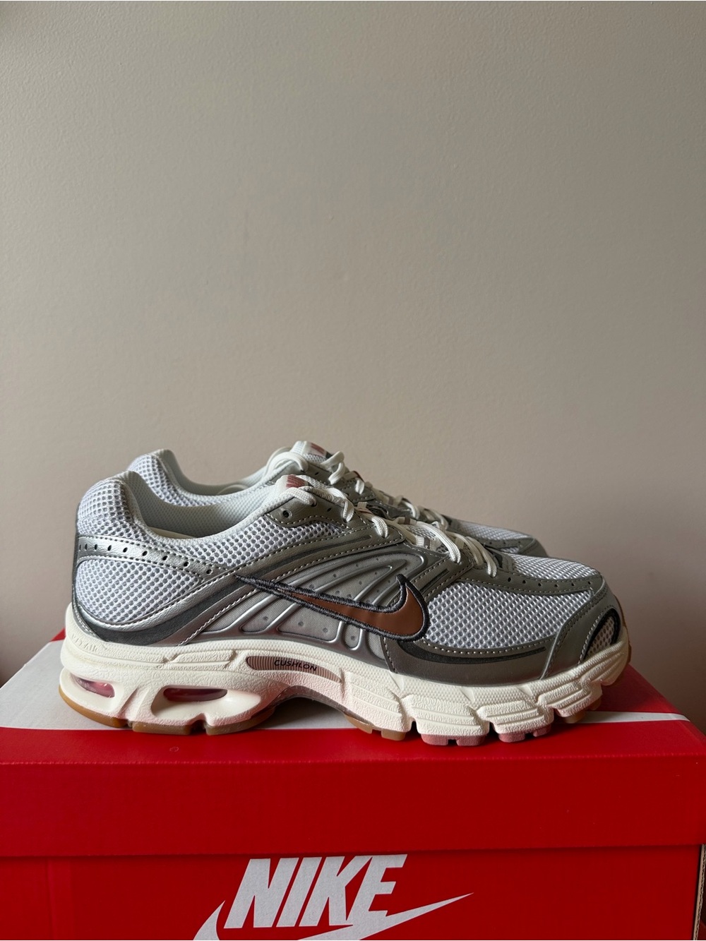 Nike Air Max Moto 2K White Metallic IQ0365-100 Women’s Size 10